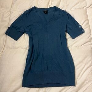 adorable ann taylor blue top with button detail on sleeve